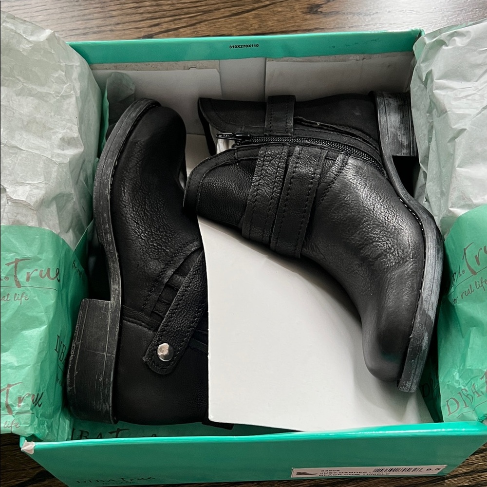Diba True Black Leather Ankle Boots, size 9.5, NIB